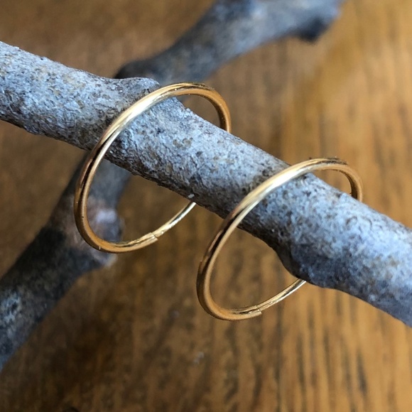 Solid 14K Gold Endless Hoops 15mm - Picture 3 of 8